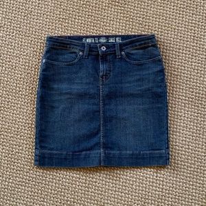 Dickies Denim MiniSkirt (size 4 - runs very large)